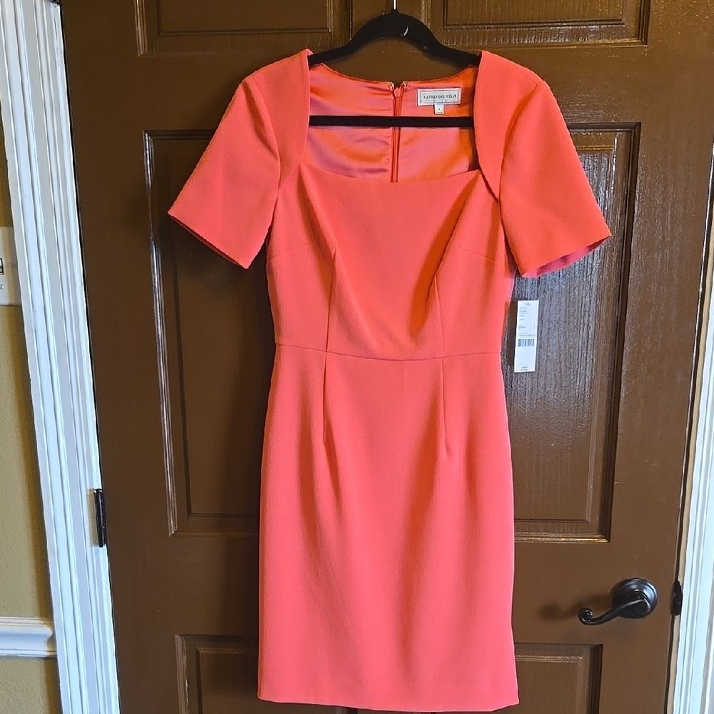 Katherine Kelly-Coral short sleeved straight dress with side slit Size 4. NWT.